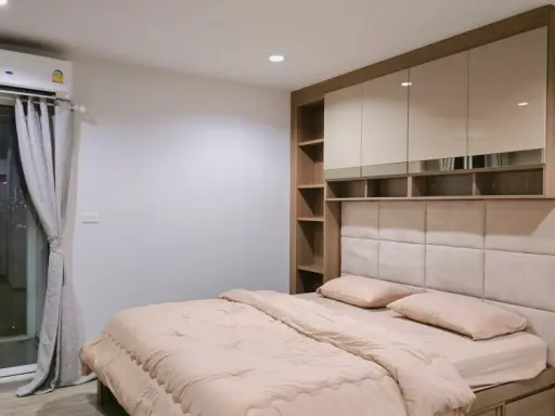 For rent: Regent Home Bang Son, Phase 28, corner room, 56 sq m., open view, nice built-ins. Let me tell you, don't miss it.