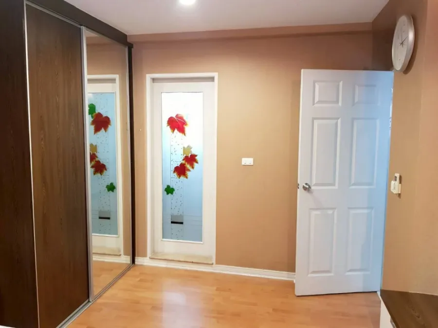 For sale: Park View Vibhavadi condo. Great view, the quietest unit in the project. Cool, shady, and breezy all day. Fully built-in. Don't miss out!