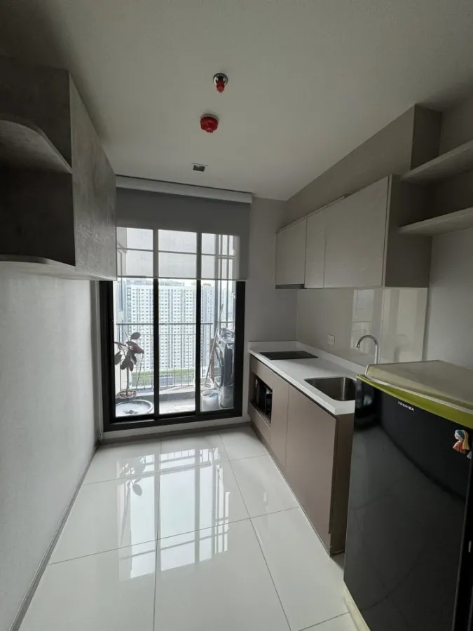 ขาย Life Sathorn-Sierra 1 ห้องนอน 1 ห้องน้ำ บิ้วอินเฟอร์นิเจอร์อย่างดี สิ่งอำนวยความสะดวกครบครัน จองด่วน