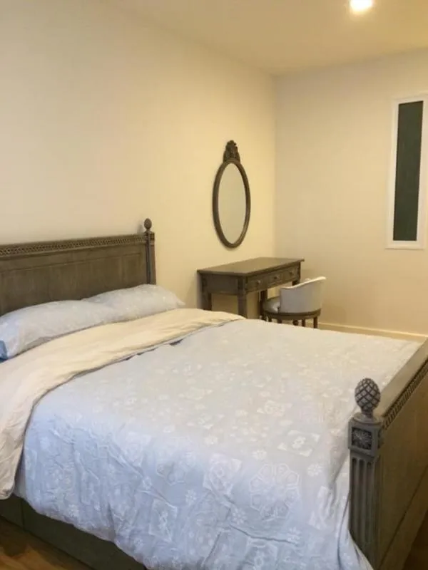 Condo for rent, Condolette Light Convent, beautiful room, beautiful furniture, easy to travel location, close to BTS and MRT, hurry and grab it.