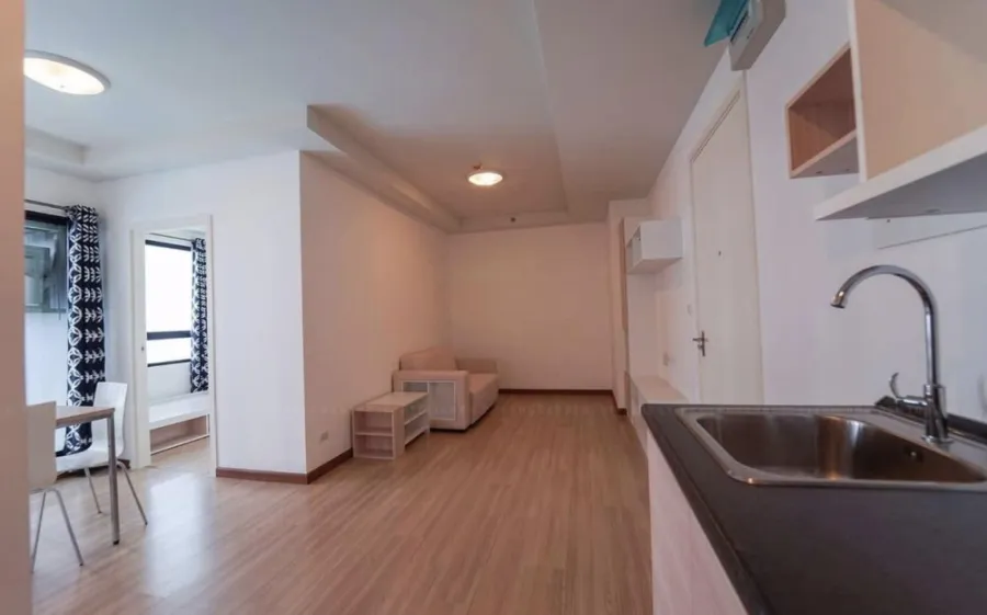 ให้เช่า J condo สาธร-กัลปพฤกษ์ ชั้น 6 ตึก A วิวสระว่ายน้ำสวยๆ พลาดแล้วจะเสียใจ