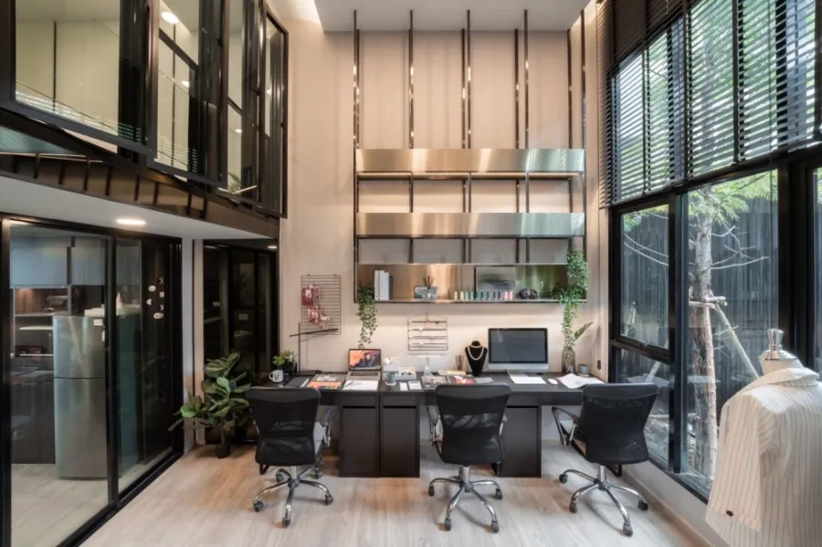 Down payment for sale, The Origin Plug and Play, Ramindra, city view, high ceilings, airy and comfortable. If interested, reserve now. ​
