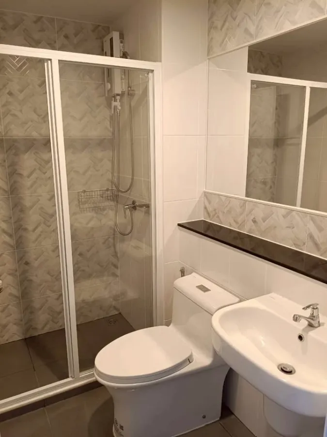 ให้เช่า รีเจ้นท์ โฮม บางนา ชั้น 6 วิวสระว่ายน้ำ กระจกกั้นห้อง บอกเลยว่าต้องจอง