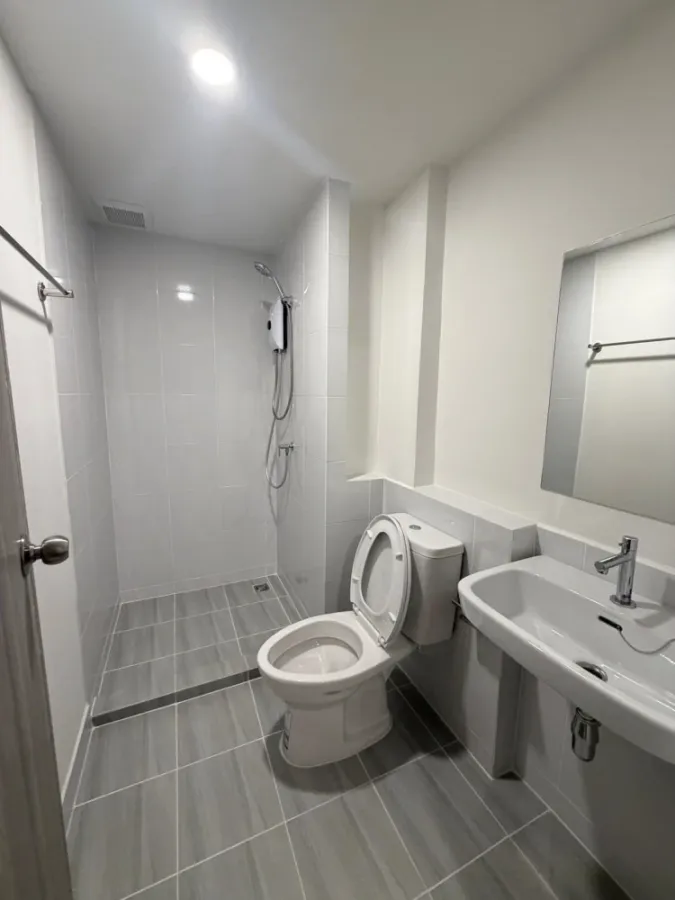 For rent: Sena Kith Bangna - KM.29, 1 bedroom, 1 bathroom. Fully furnished with complete amenities. Don't miss out!