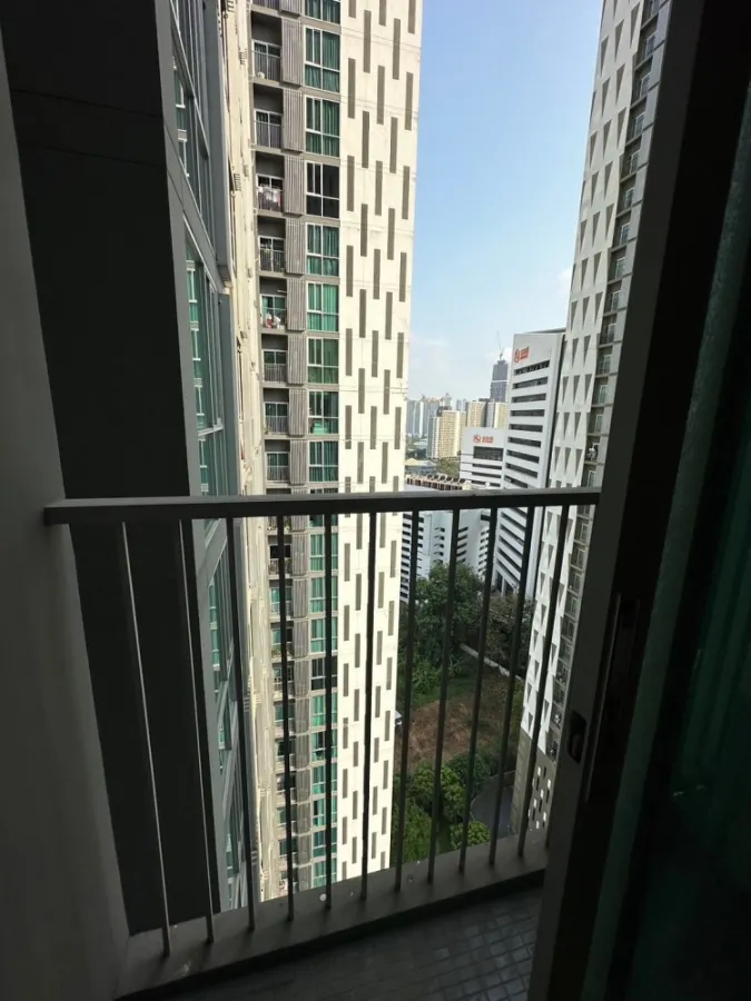 Room for rent, 2 Bedroom, Noble Revolve Ratchada Condo, corner room, private, fully furnished, ready to move in.