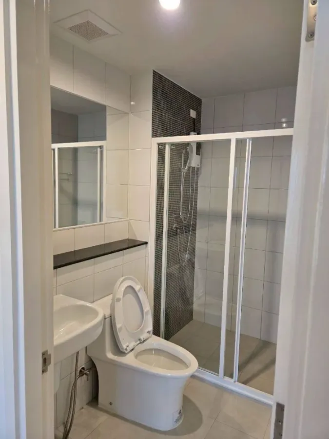 For sale or rent: Terra Residence, 18th floor. A lovely unit, fully furnished. Book now!