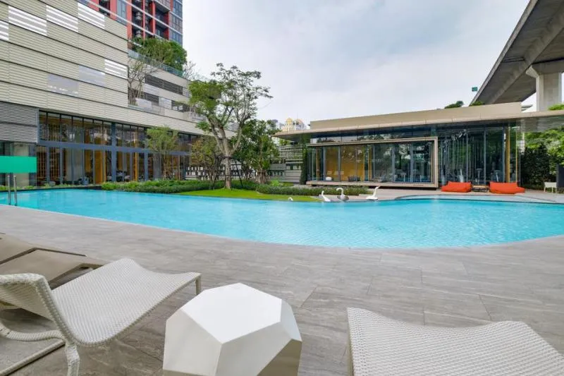 ห้องตกแต่งพร้อมอยู่ สไตล์เรียบหรู เฟอร์+เครื่องใช้ไฟฟ้าแน่นๆ ให้เช่า! THE BASE Garden-Rama 9 จองเลย