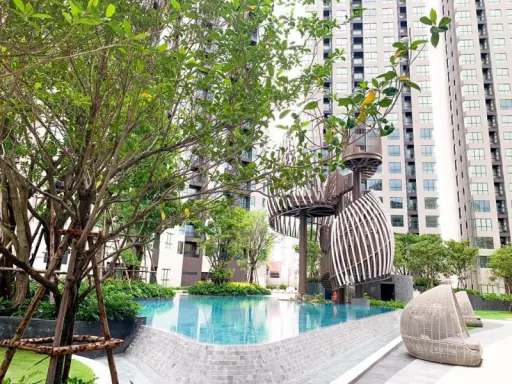 Condo for rent, Elio DelNest, private corner room, pool view, washing machine. Miss and regret