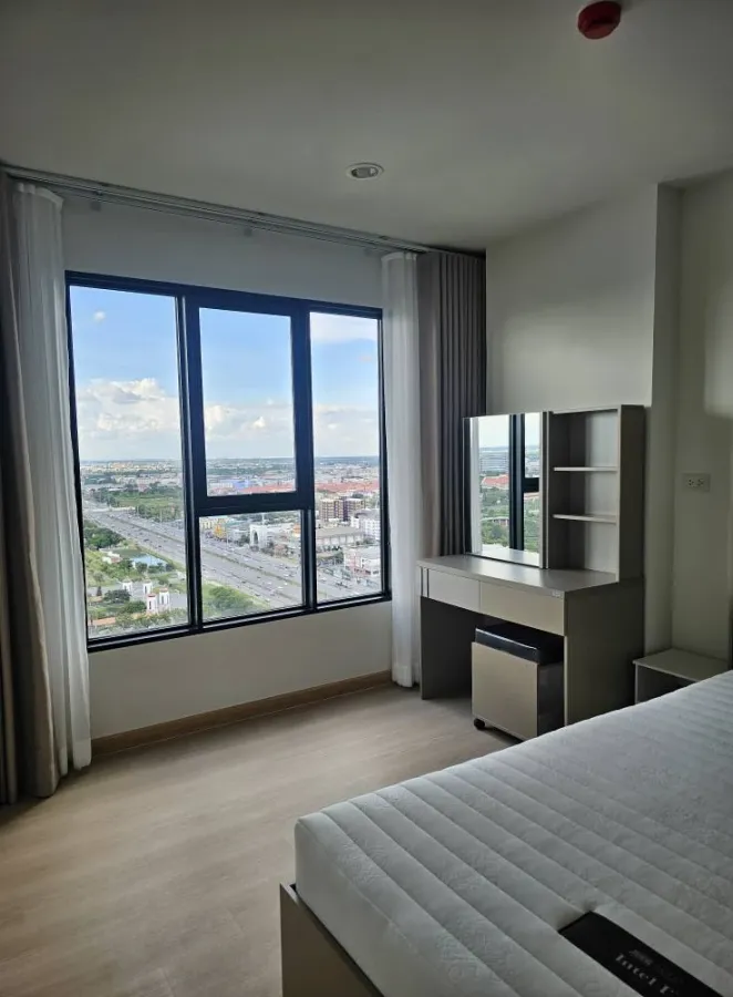 ให้เช่า Terra Residence ห้องใหญ่ ทิศเหนือวิวอุทยานป๋วยธรรมศาสตร์ กั้นกระจกบานสไลด์เป็นสัดส่วน จองเลย