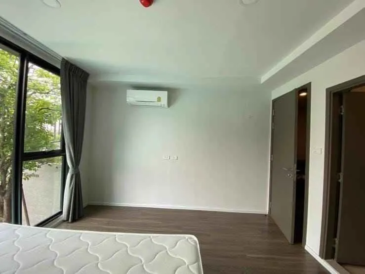 ให้เช่า ดิ ออริจิ้น รัชดา-ลาดพร้าว วิวสระว่ายน้ำ เฟอร์นิเจอร์ครบครน เครื่องใช้ไฟฟ้าพร้อมอยู่ จองเลย