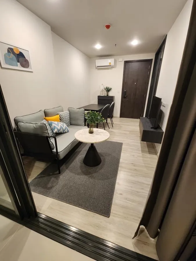 For rent XT Huaikhwang Condominium ห้องน่าอยู่ มีระเบียงเป็นสัดส่วนที่ลงตัว ราคาคุ้ม จองเลย