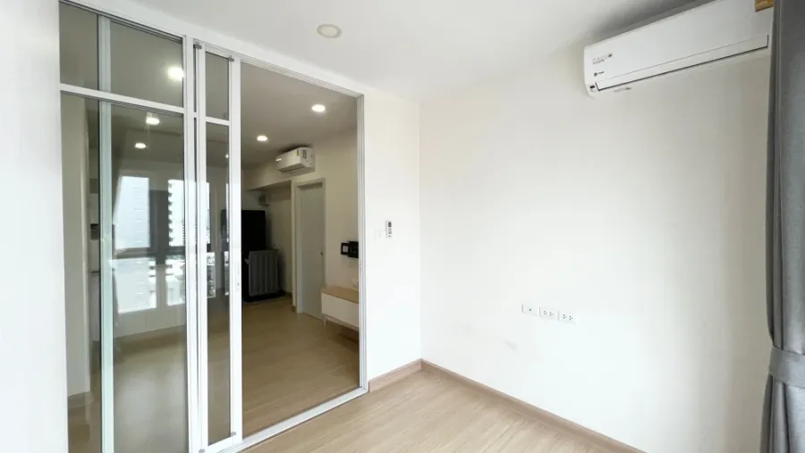 For rent Supalai Veranda Ramkhamheang, empty room, lots of usable space, those who like to decorate rooms should not miss it, hurry and book now.