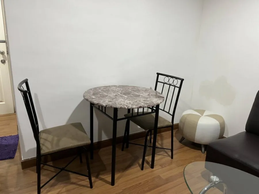 Condo for rent Regent Home 18 Chaengwattana-Laksi. Partition room Fully furnished. Hurry up to reserve.
