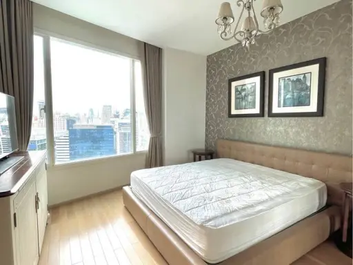 For rent 39 by Sansiri, spacious room, ready to move in, complete set of furniture. Complete with electrical appliances. Reserve now.