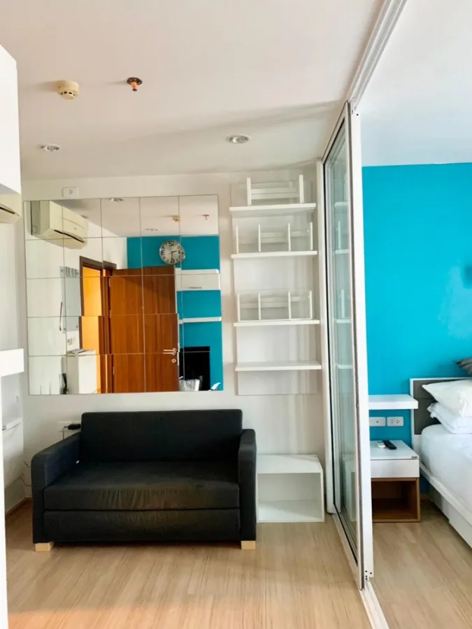 Condo for rent, The Base Chaengwattana, has complete furniture + electrical appliances. The room is very nice. Just drag your bag.