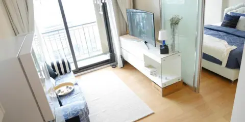 ขายคอนโดมิเนียมตกแต่งสวยงาม 1 ห้องนอน อีควิน็อกซ์ พหล-วิภา