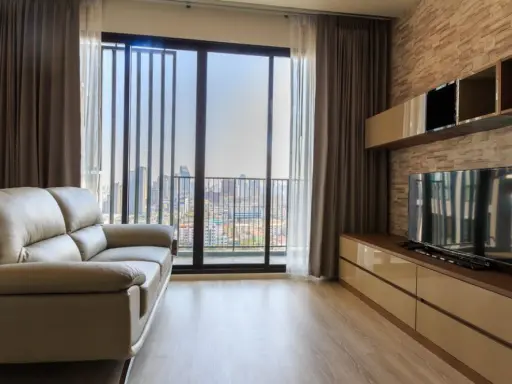 ห้องนี้ห้ามพลาด For Rent ควินน์ คอนโดมิเนียม ห้องว้าง ชั้นสูง ได้วิวเมืองและสระ ฟินสุดๆ รีบจองด่วนๆ