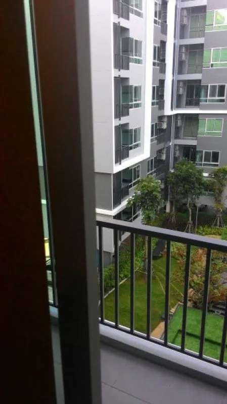 Urgent sale, Condo Hallmark Chaengwattana, pool view, fully furnished, furniture, appliances, complete electrical appliances, book now.