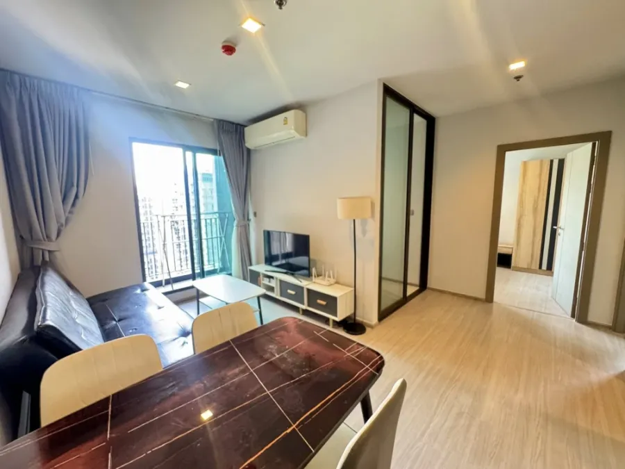 ให้เช่า Life Asok-Rama 9 ห้องอยู่ชั้นสูงสุดยอด พื้นที่เยอะ เครื่องใช้ไฟฟ้าครบ ห้ามพลาด