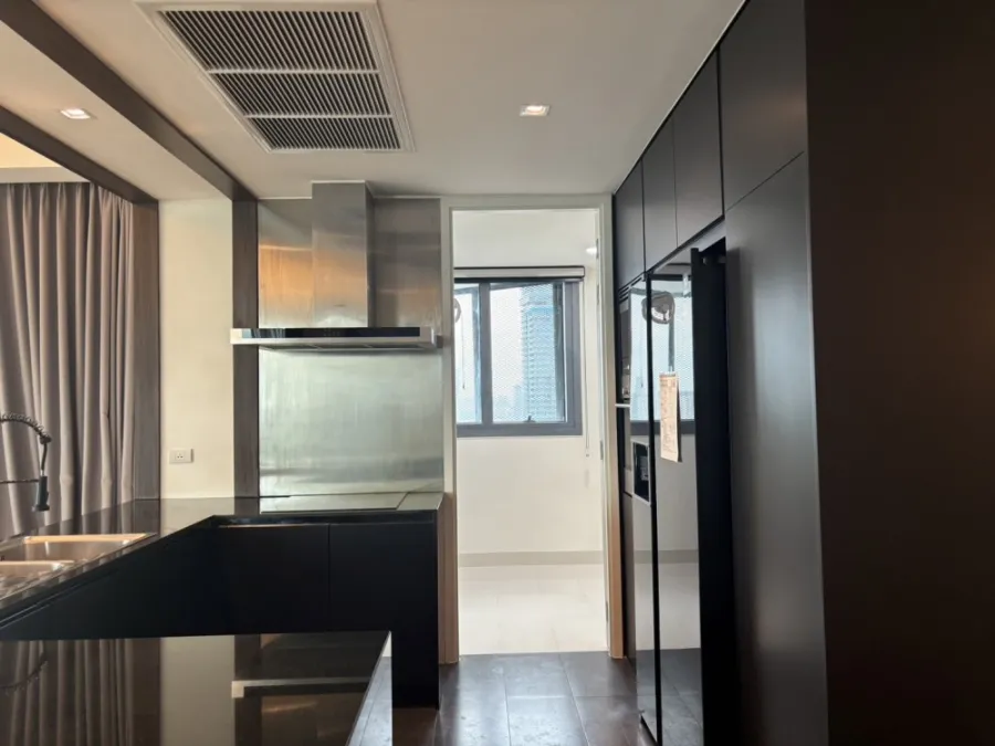 For rent!! Condo The Pano, 24th floor, full facilities, easy to travel, ready to move in, don't miss it!!