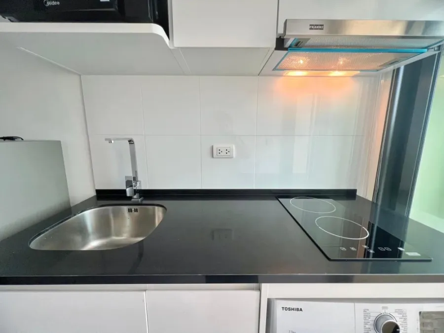 For rent Chewathai Kaset Nawamin, bright, comfortable room. Fully decorated with furniture and electrical appliances ready to use.