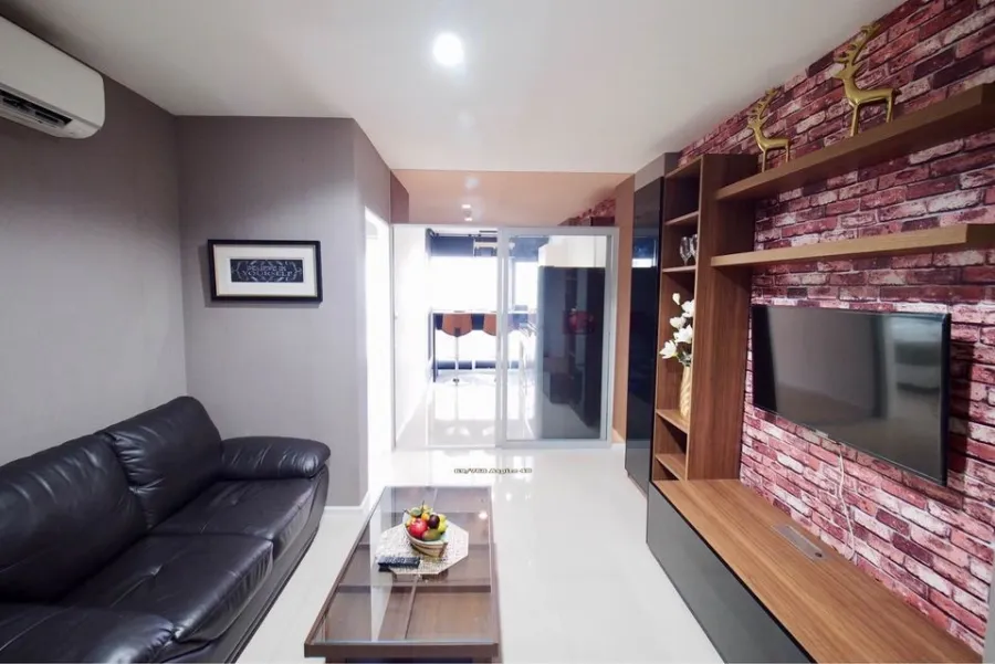 For sale: Aspire Sukhumvit 48, very cool wallpaper, high floor, beautiful view. Interested in owning it, book now.