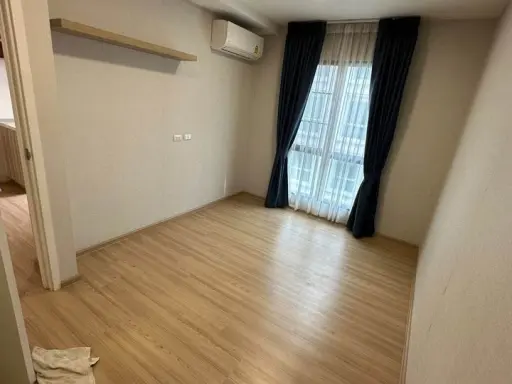 For sale: Plum Condo Mix Chaengwattana, empty room, separated into sections. Convenient travel If you don't reserve, you'll miss a lot.