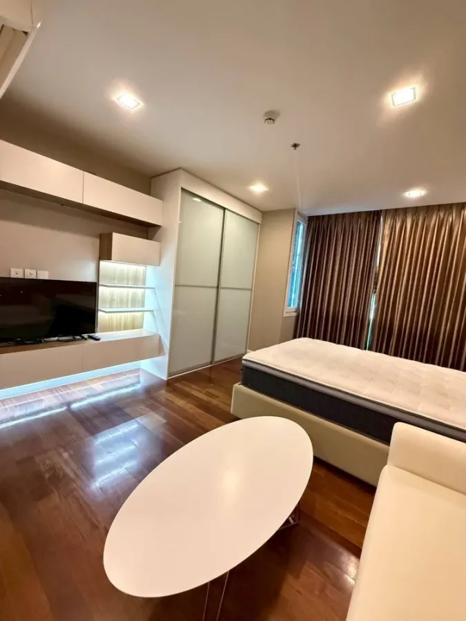 For rent: The Metropolis, 25th floor, fully furnished room, move in ready, reserve now, hurry!