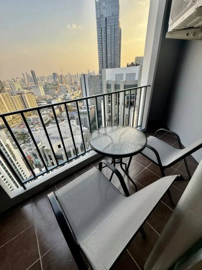 ให้เช่า Belle Grand Rama 9 ห้องพร้อมอยู่ ชั้นสูง เฟอร์พร้อม ห้องกว้างอยู่สบาย จองเลย