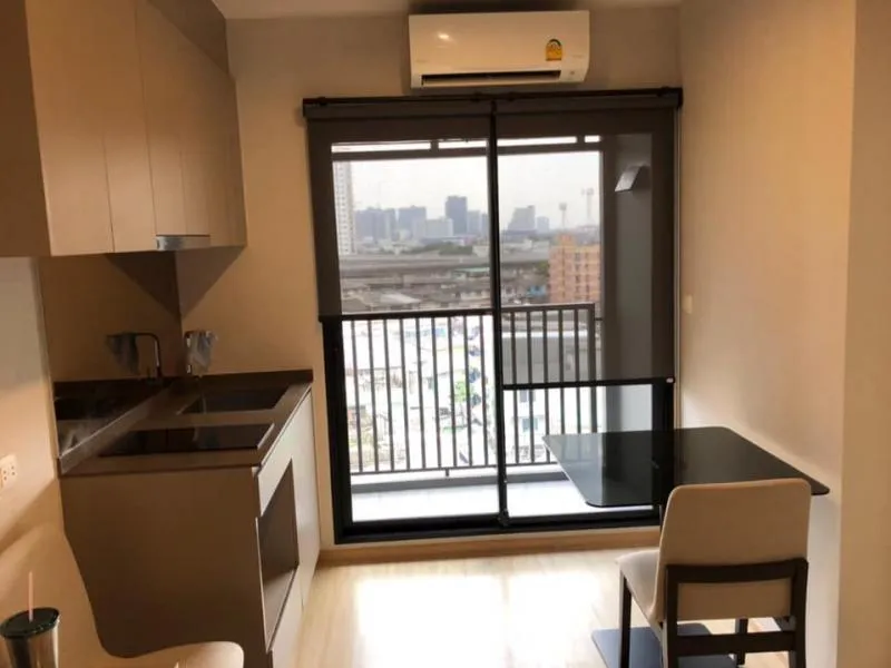For rent The Privacy Thapra Interchange Simple decorated room, 9th floor, south, good view, airy.