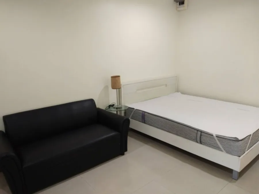 Condo for rent, Hope and Guy, Condo Town, corner room, friendly price, ready to move in, don't miss it!!