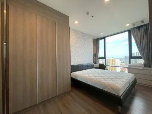 For rent: Whizdom Essence condo, very high floor, 2 bedrooms, large living area. Don't miss out!