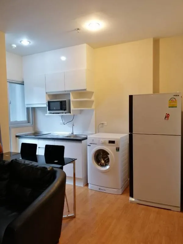Don't miss this room. For rent, The Parkland Petchkasem, the room is good. better view Just come and be ready.