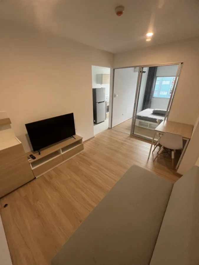 For rent: Sena Kith Chalong Krung-Ladkrabang, a lovely room on the 6th floor, fully furnished, just bring your bags and move in!