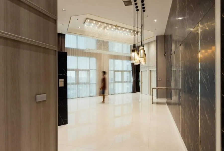 ขายด่วน!! คอนโด เบ็ล แกรนด์ พระราม 9 ห้อง Penthouse ชั้นบนสุด เพิ่ง Renovate ใหม่ จองเลย!!