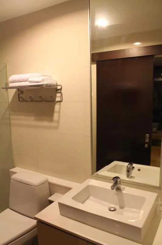 ให้เช่า the alcove thonglor 10 เฟอร์ครบ เครื่องใช้ไฟฟ้าแน่นๆ ห้องนี้ไม่เสียงดัง ตกแต่งสวย รีบเลย