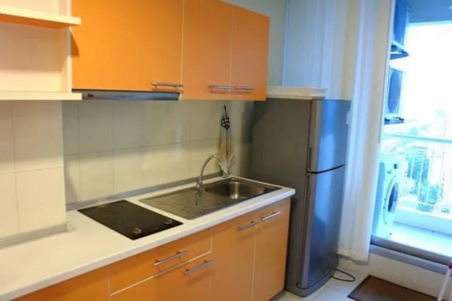 For rent Life @ Ratchada-Huaikwang. This room is very beautiful, decorated with tone control, very well decorated, very dimensional, book now.