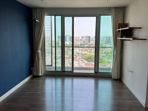 ขาย The Room สาทร-ตากสิน ชั้น 21 วิวเมือง ห้องติดวอลเปเปอร์ ตู้เสื้อผ้า built-in อย่างดี ซื้อๆๆ images