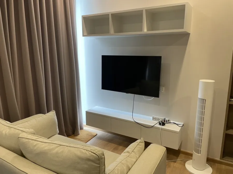 Condo for rent, Noble Around Sukhumvit 33, well proportioned room. Fully furnished, don't miss it!!