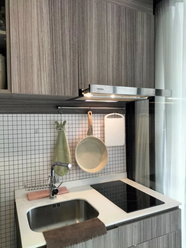 ขาย ให้เช่า Kensington พหลโยธิน 63 Rare Unit! ห้องมุม 1 Bed Plus ห้องมุมชั้น 7 ไม่มีห้องฝั่งตรงข้าม บรรยากาศเงียบสงบ เป็นส่วนตัวสุดๆ