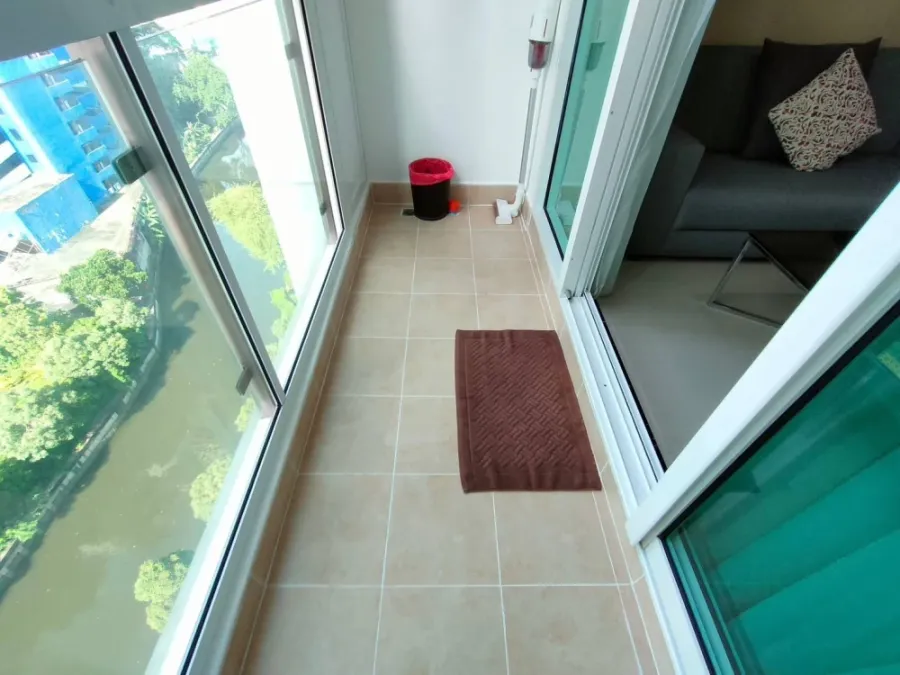 For sale TC Green 1 bedroom 1 bathroom, comes with furniture and complete facilities. Don't miss out on this great deal.