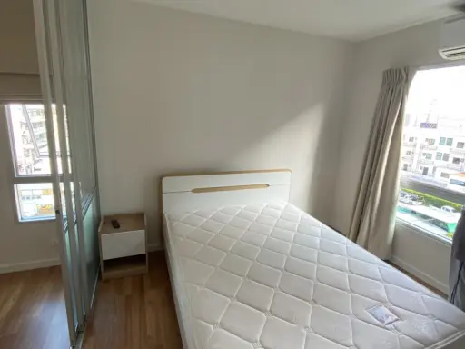 For rent V Condo Lat Krabang, beautiful room, golden location, near shopping areas, don't miss it!!