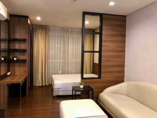 ให้เช่า Ivy Thonglor ห้อง STUDIO ชั้นสูง วิวไม่บล็อค ห้องตกแต่งอย่างดี Buit-In ทั้งห้อง ห้ามพลาด images