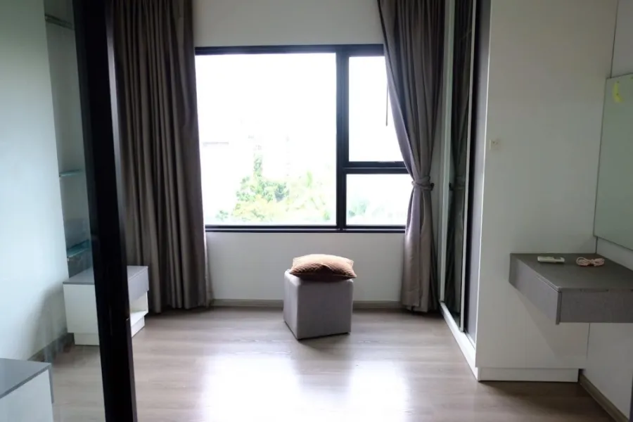 For rent: Aspire Sathorn - Taksin (Copper Zone), 7th floor, green area view, very pleasing to the eye. Book now, get it first.