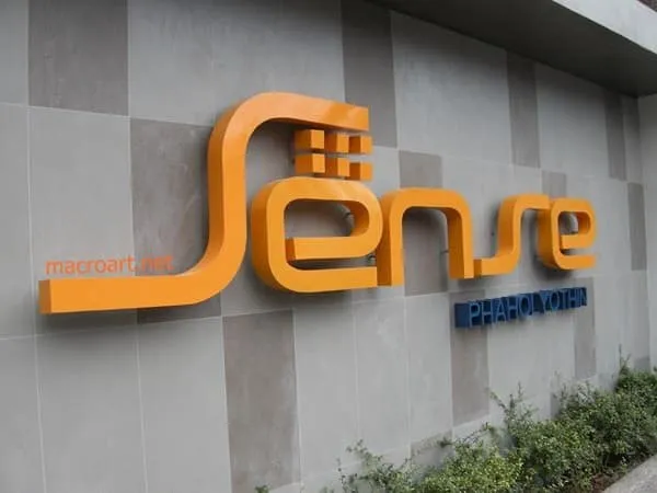 ปล่อยเช่าคอนโด Sense พหลโยธิน ประตูกระจกกั้นเป็นห้องนอนกับห้องนั่งเล่นได้ เฟอร์ครบ รีบเลยอย่าช้า