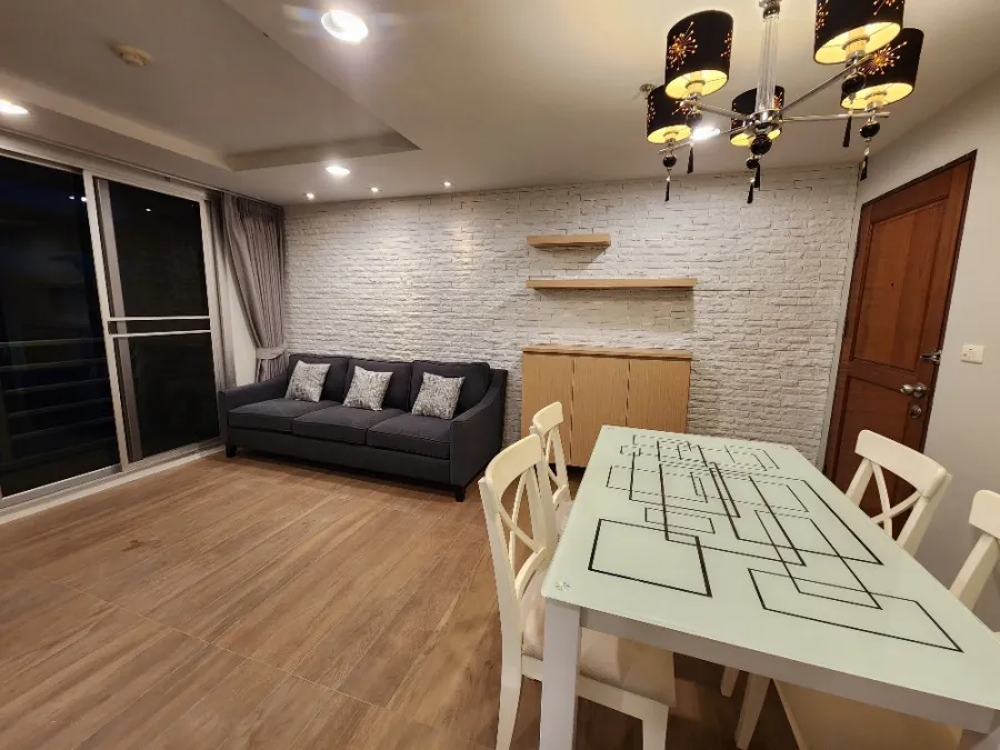 For rent!! Condo The Master Sathorn Executive Beautiful room, newly decorated in the whole room. Ready to move in immediately!!