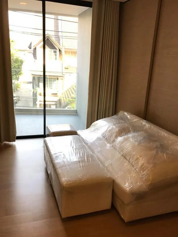 Condo for sale Liv @ 49 (Sukhumvit 49), size 49.29 sq.m., 3rd floor, near BTS Thonglor, fully furnished.