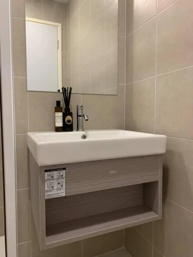 KAVE TOWN SHIFT CONDO ให้เช่า ตู้เสื้อผ้าขนาดใหญ่ built-in ตกแต่งอย่างดี จองแล้วจะไม่เสียใจ