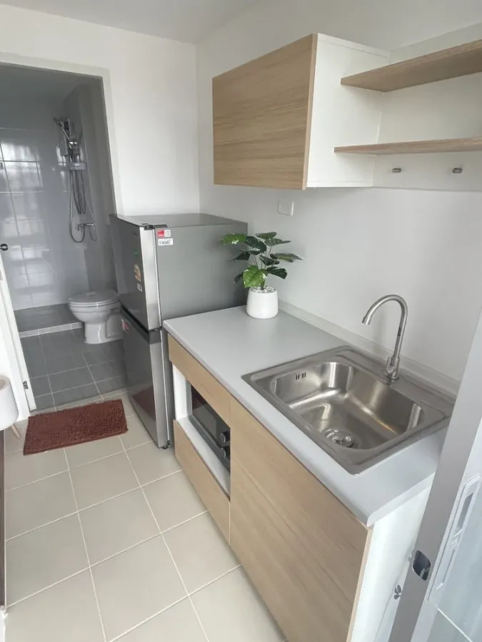 For rent: Sena Kith Thepharak - Bangbo, 5th floor unit. Great location, fully furnished. Book now!