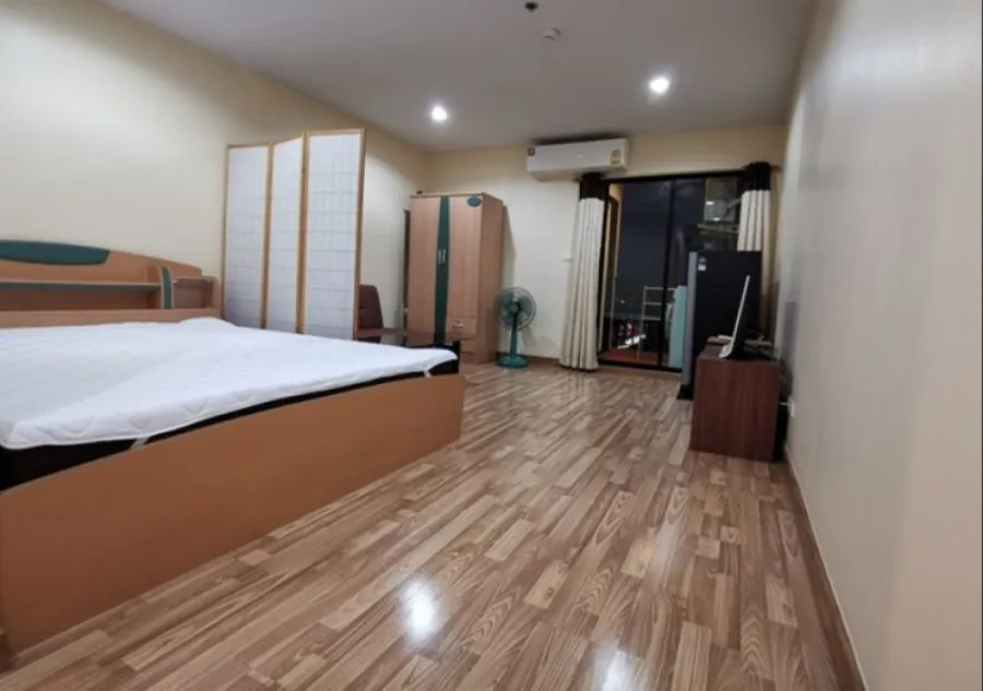 ห้องนี้ห้ามพลาด ราคาดีน่าอยู่ แถมเครื่องใช้ไฟฟ้าครบชุด จองเลยที่ รีเจ้นท์ โฮม 15 แจ้งวัฒนะ ให้เช่า